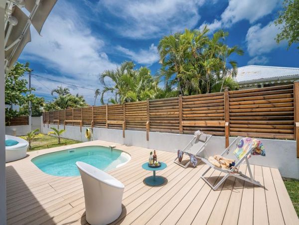 Martinique Home 1027266
