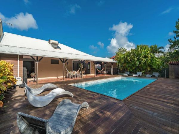 Martinique Home 1027267