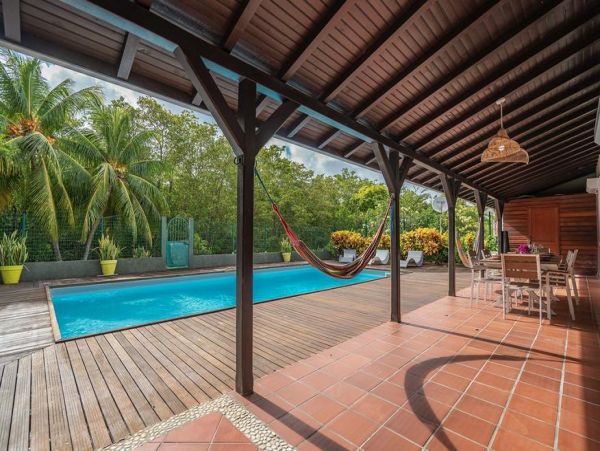 Martinique Home 1027267