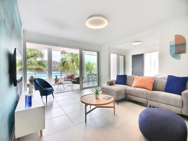 Martinique Home 1027272