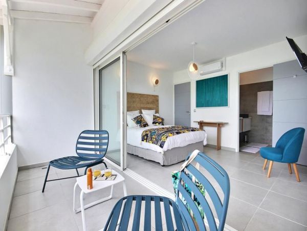 Martinique Home 1027272
