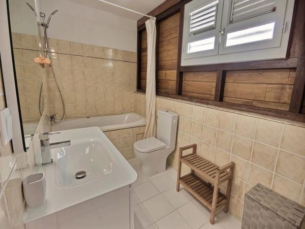 Martinique Home 1027275