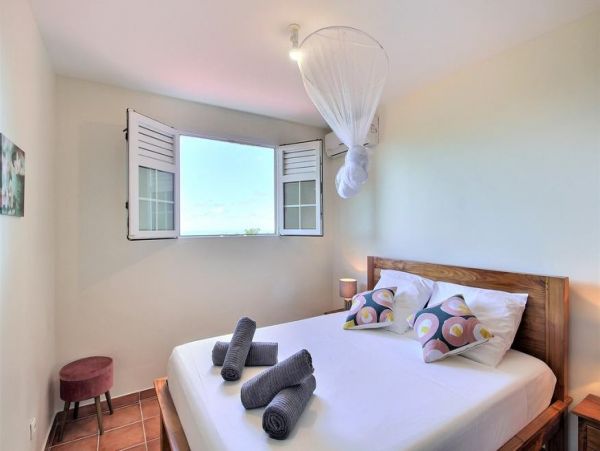Martinique Home 1027276