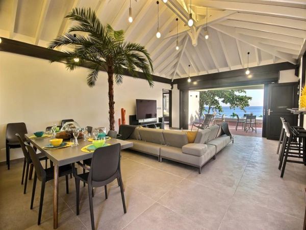 Martinique Home 1027277