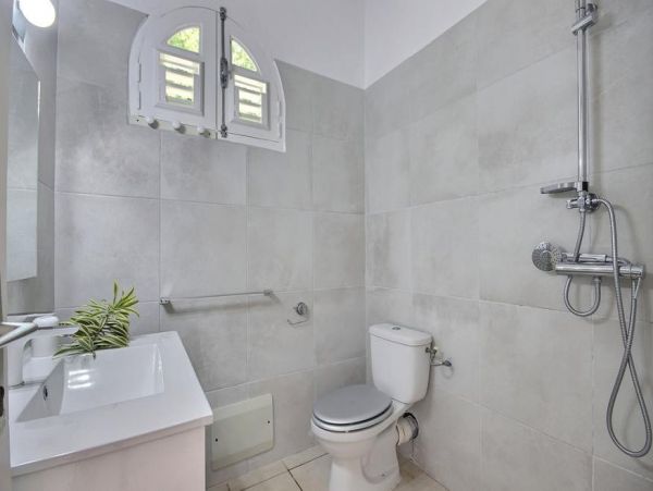 Martinique Home 1027279