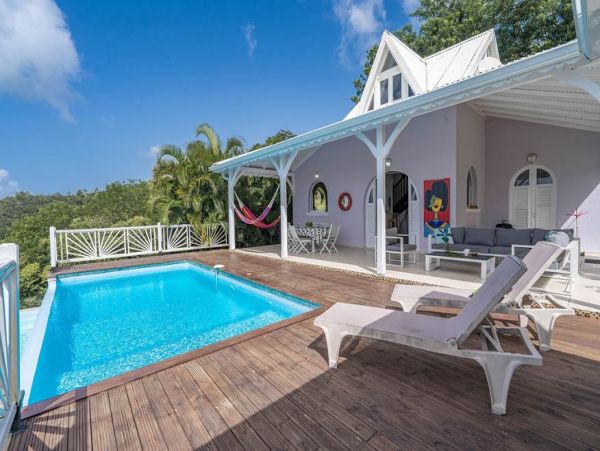 Martinique Home 1027279