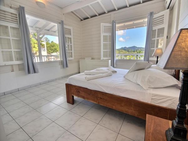 Martinique Home 1027280