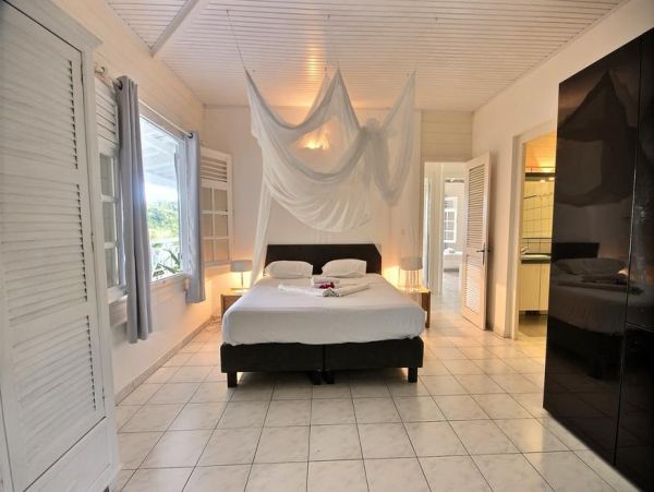 Martinique Home 1027280