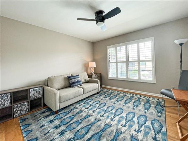 One Bedroom Plus Den Walk to Beach Vacation Condo in Naples