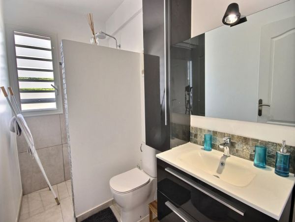 Martinique Home 1027291