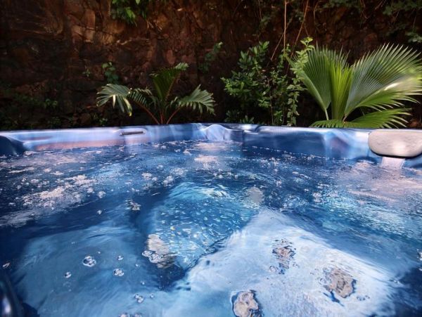 Martinique Home 1027293