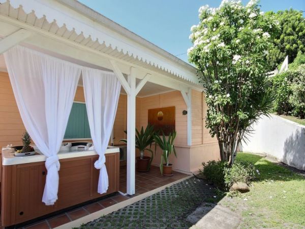 Martinique Home 1027294