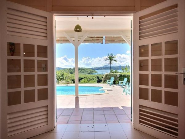 Martinique Home 1027294