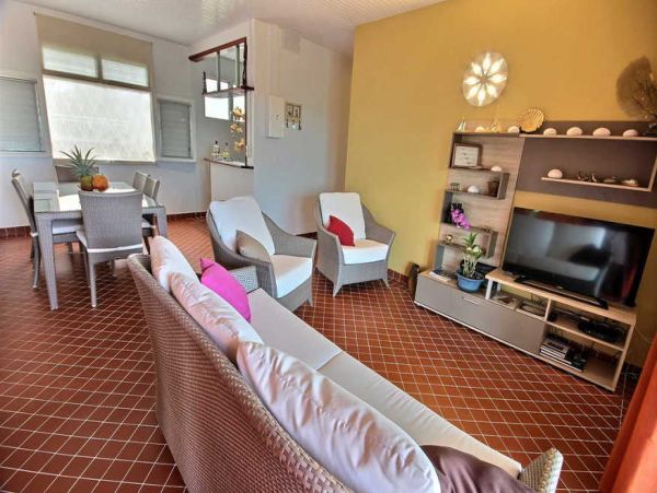 Martinique Home 1027296