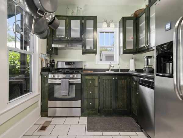 Cozy 4 Bedroom Home in Palmetto with Private Pool