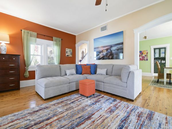 Cozy 4 Bedroom Home in Palmetto with Private Pool