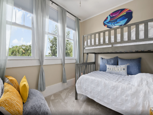 Cozy 4 Bedroom Home in Palmetto with Private Pool