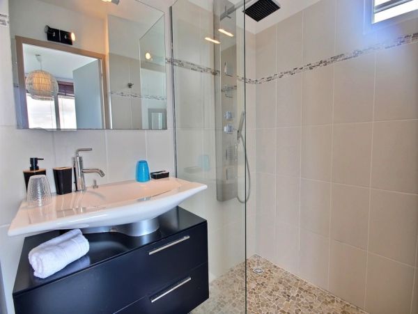Martinique Home 1027298