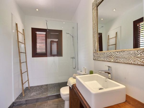 Martinique Villa. Beautifully Appointed Tropical Delight