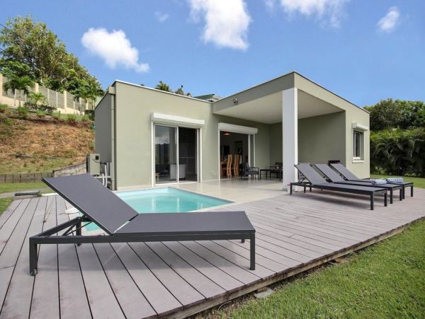 Martinique Home 1027302