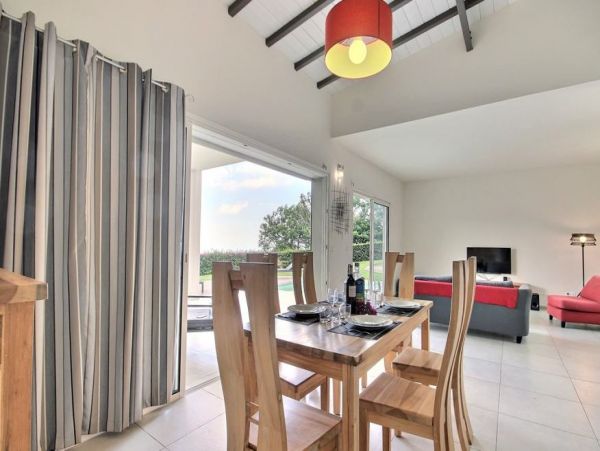 Martinique Home 1027302