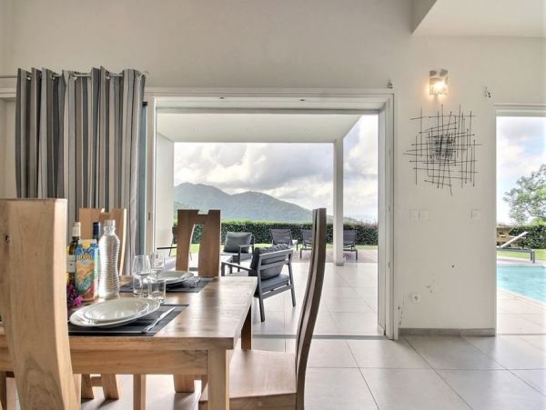 Martinique Home 1027302