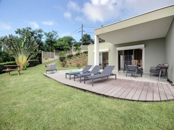 Martinique Home 1027302