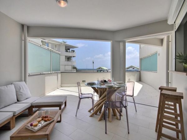 Martinique Home 1027303