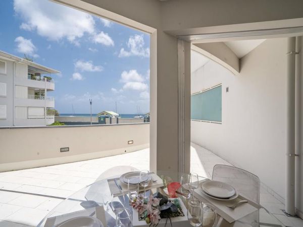 Martinique Home 1027303