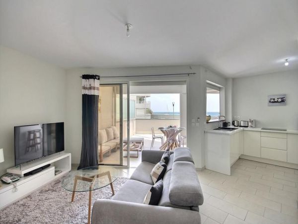 Martinique Home 1027303