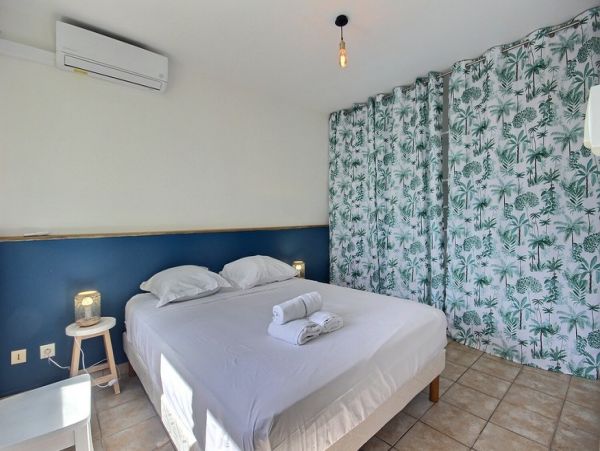Martinique Home 1027304