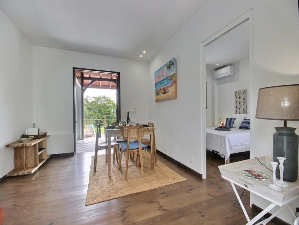 Martinique Home 1027305