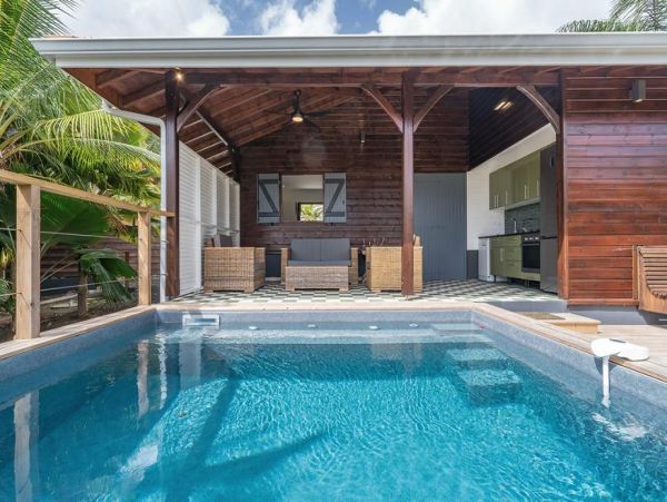 Martinique Home 1027305