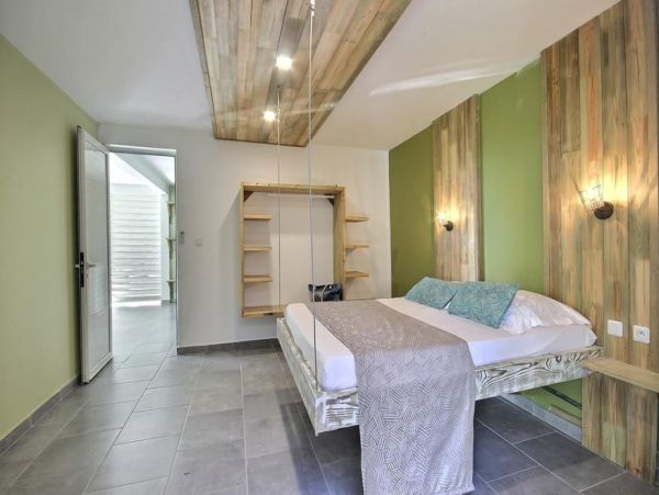 Martinique Home 1027306