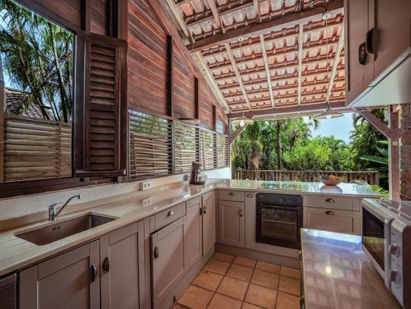 Martinique Home 1027307