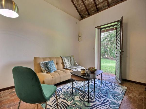 Martinique Home 1027307