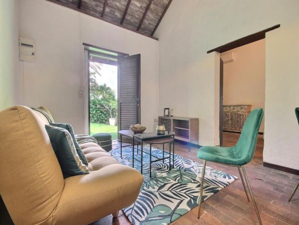 Martinique Home 1027307