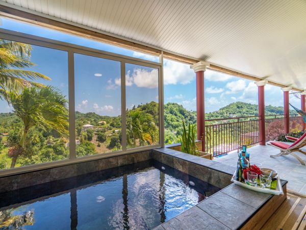 Martinique Home 1027308