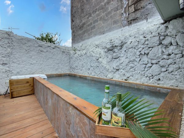 Martinique Home 1027309