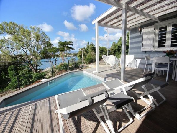 Martinique Home 1027311