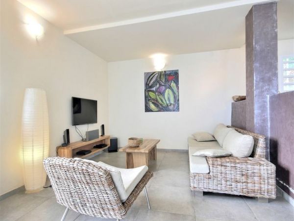 Martinique Home 1027312