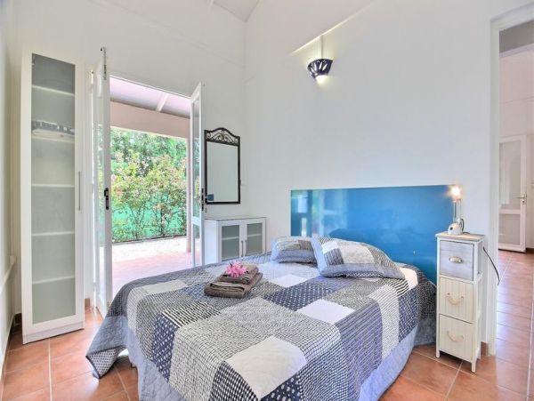 Charming Villa in Trois-Ilets with Private Garden & Sea Access