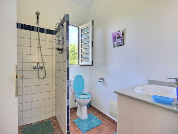 Charming Villa in Trois-Ilets with Private Garden & Sea Access