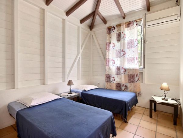 Martinique Home 1027316