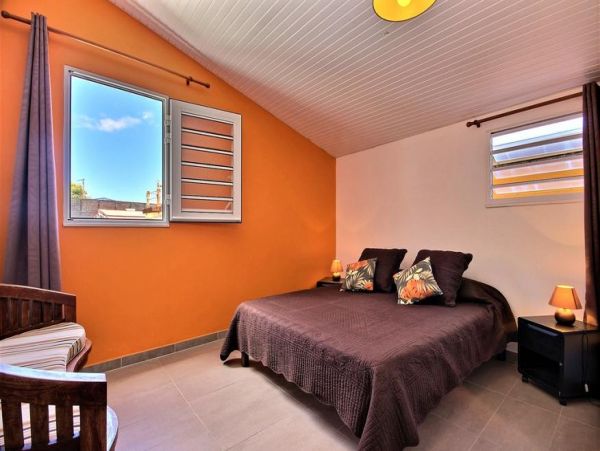 Martinique Home 1027318