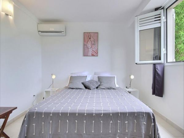 Martinique Home 1027322