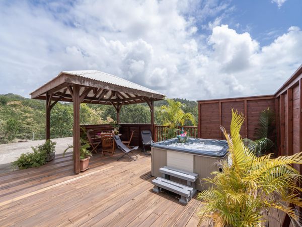 Martinique Home 1027322