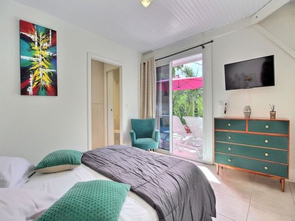 Martinique Home 1027323