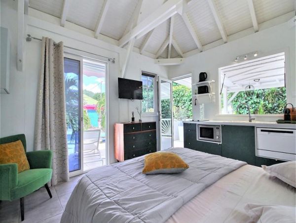 Martinique Home 1027324