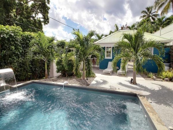 Martinique Home 1027324